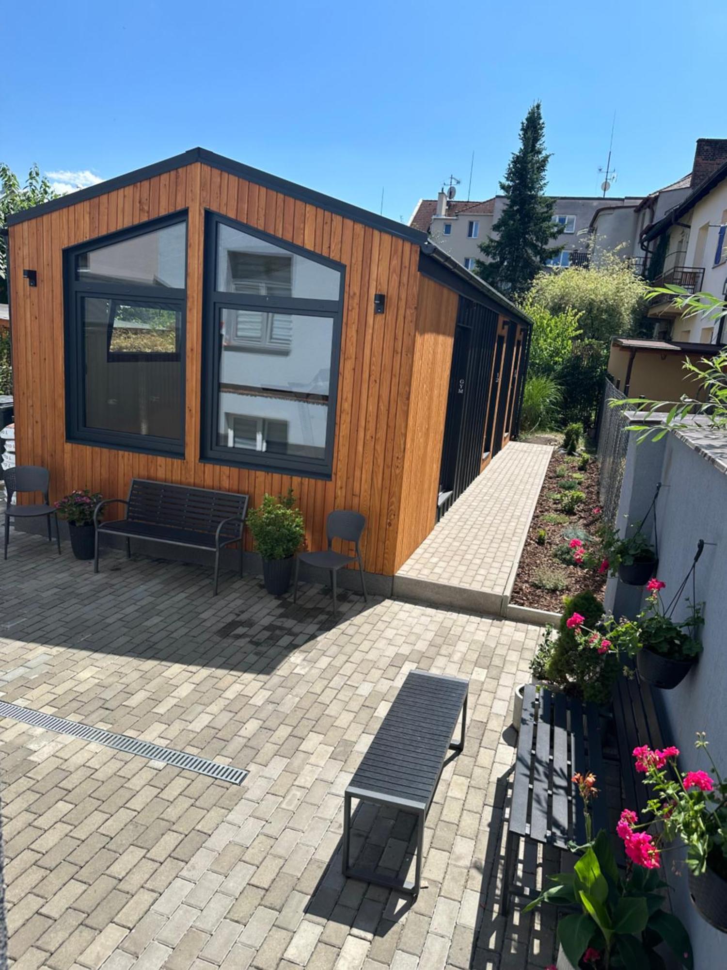 Pension Skylark Pardubice Exterior foto