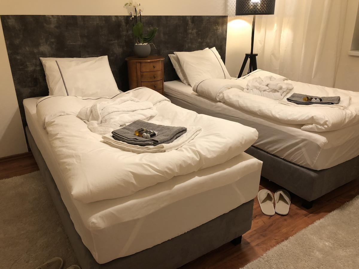 Pension Skylark Pardubice Exterior foto